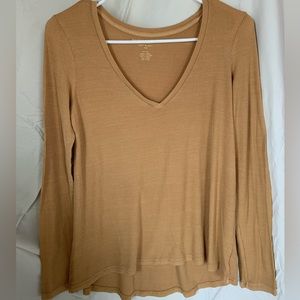American Eagle V Neck Ribbed Long Sleeve Tee